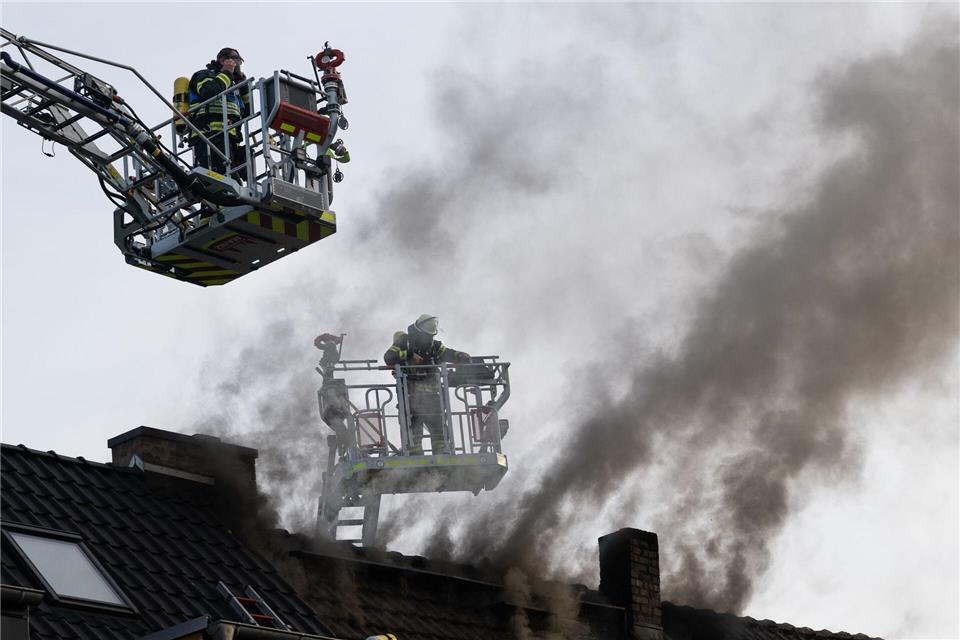 Am Abend war das Feuer unter Kontrolle.Boris Roessler/dpa