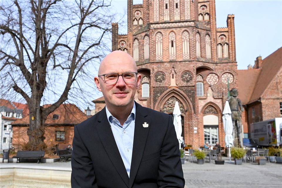 Am Altstädischen Marktplatz ist auch der Amtssitz des Oberbürgermeisters von Brandenburg an der Havel Daniel Keip (SPD). (Archivbild)Jens Kalaene/dpa