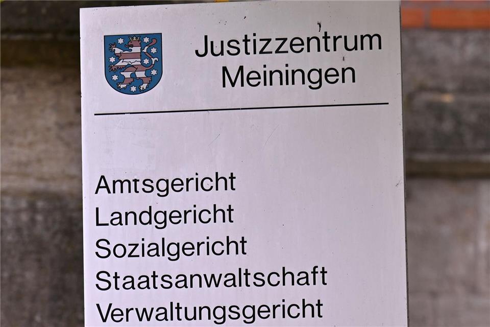 Am Amtsgericht Meiningen soll ein Steuerstrafverfahren gegen den Rechtsextremisten Tommy Frenck beginnen. (Archivbild)Martin Schutt/dpa