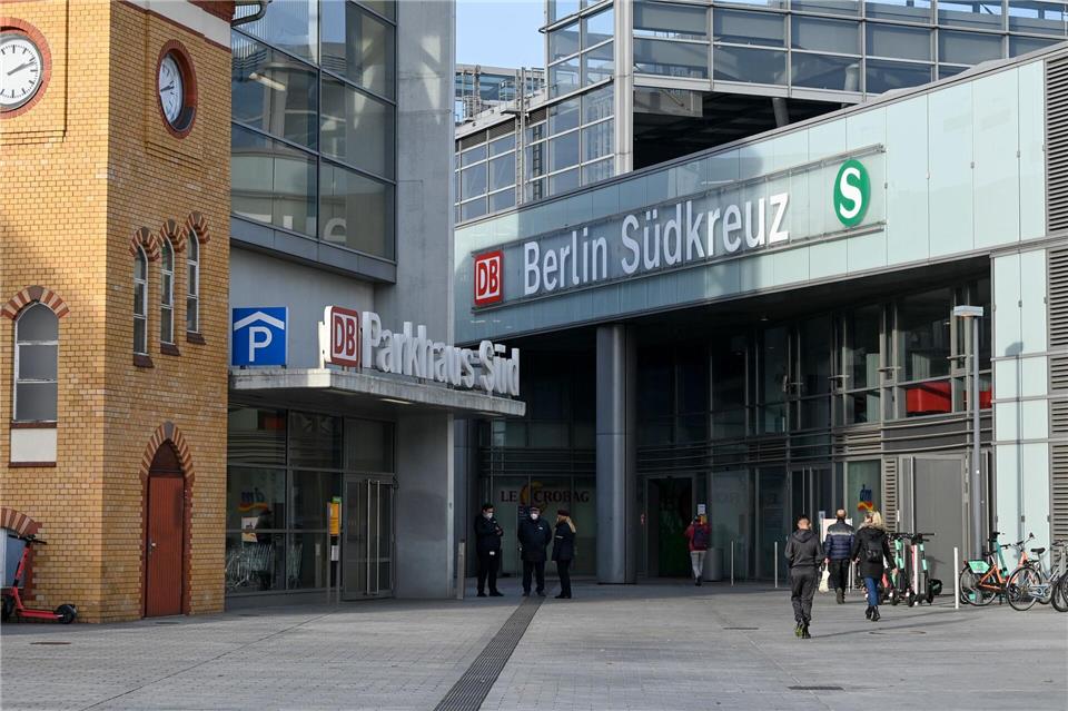 Bahnhof Südkreuz bleibt bis Mitte Dezember gesperrt Am Bahnhof Südkreuz in Berlin kommt es in den kommenden Wochen zu erheblichen Einschränkungen. (Archivfoto)Jens Kalaene/dpa-Zentralbild/ZB