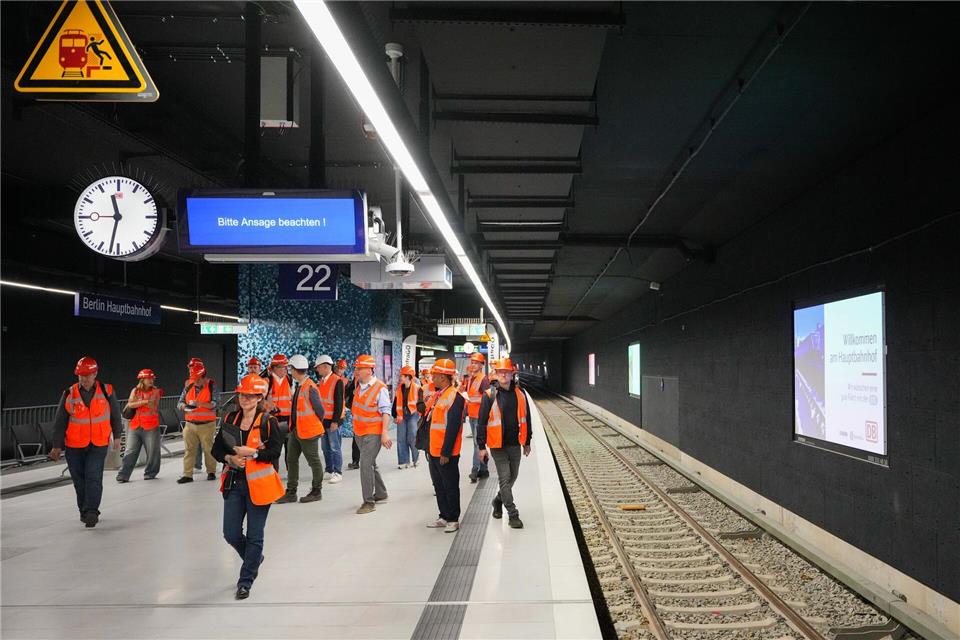 Am Berliner Hauptbahnhof ist künftig eine der Haltestellen für die neue S15, die zum Bahnhof Gesundbrunnen fährt. Soeren Stache/dpa