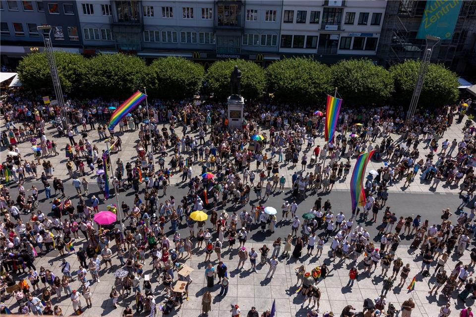Am CSD in Mainz nahmen den Veranstaltern zufolge rund 12.000 Menschen teil. (Archivbild)Helmut Fricke/dpa