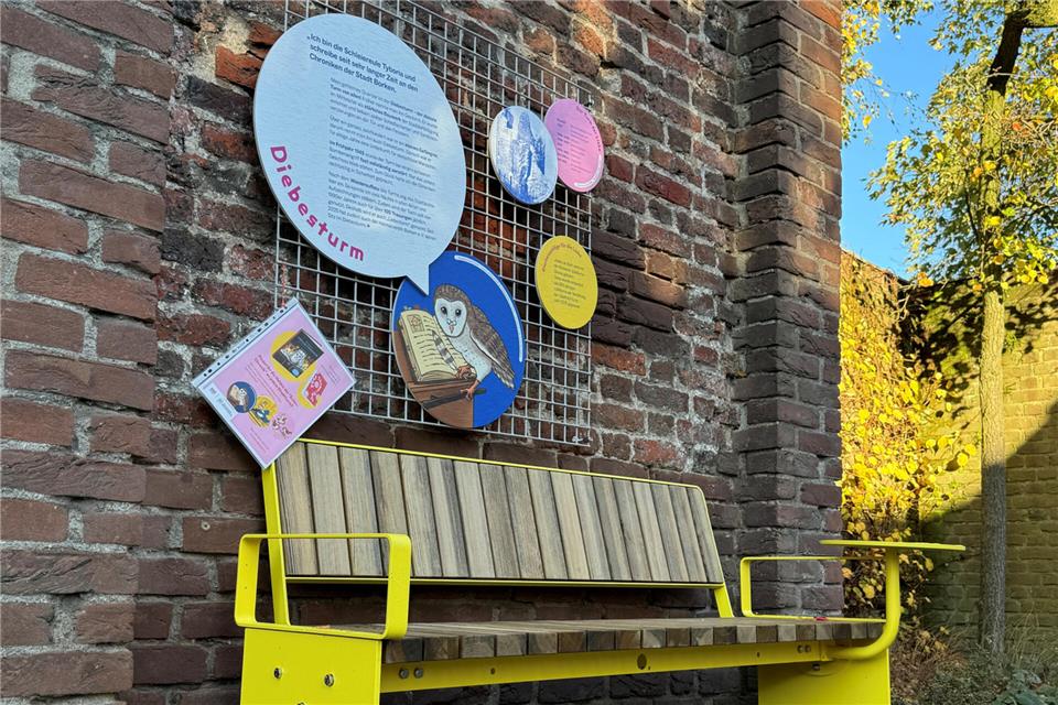 Am Diebesturm sind bereits neue Info-Tafeln angebracht.