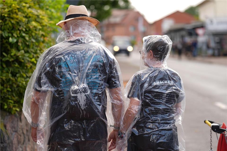 Am Dienstag gab es teils kräftigere Schauer. Zum Festival-Start am Mittwoch ist mehr Regen angesagt.Marcus Brandt/dpa