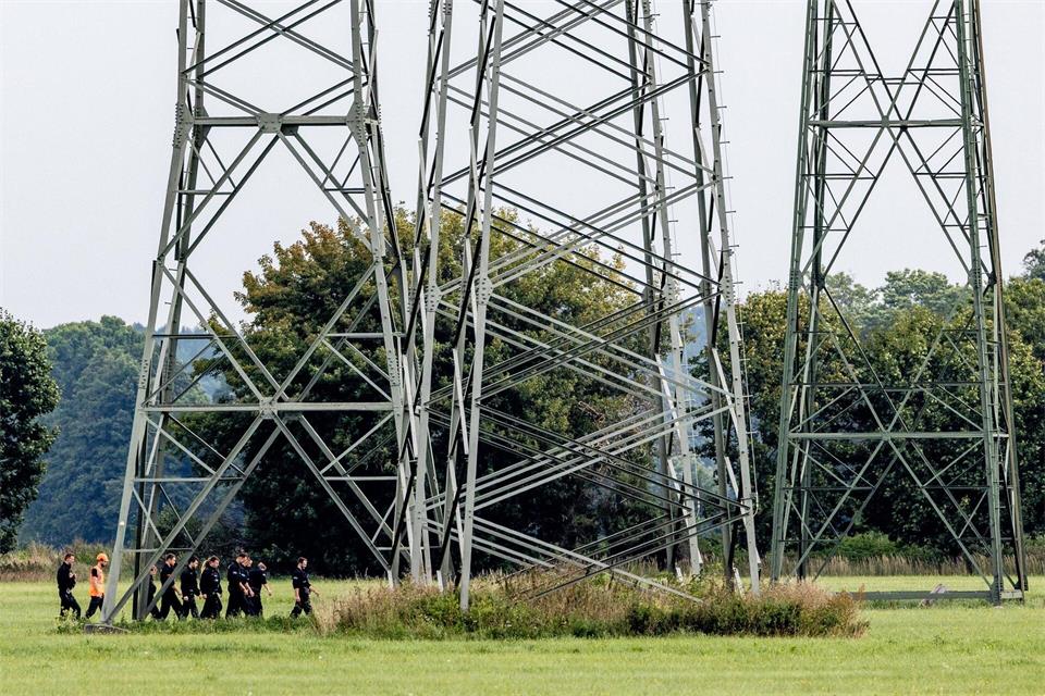 Am Dienstagmorgen hatten Unbekannte in Brandenburg unweit des Kraftwerks Jänschwalde einen Angriff auf die Stromversorgung gestartet. (Archivbild)Frank Hammerschmidt/dpa