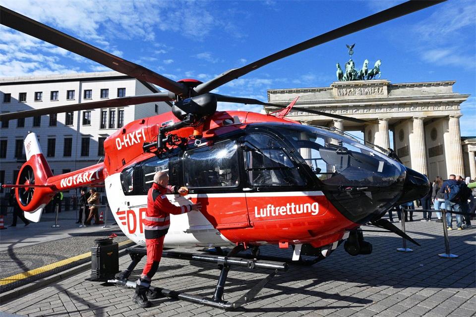 Am Donnerstag entscheidet der Bundestag über eine Reform der Notfallversorgung. Jens Kalaene/dpa