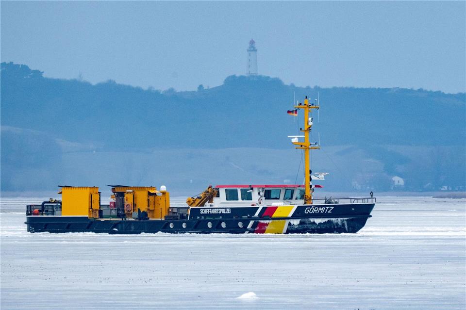 Am Donnerstag soll die „Görmitz“ wieder Waren nach Hiddensee bringen.Stefan Sauer/dpa