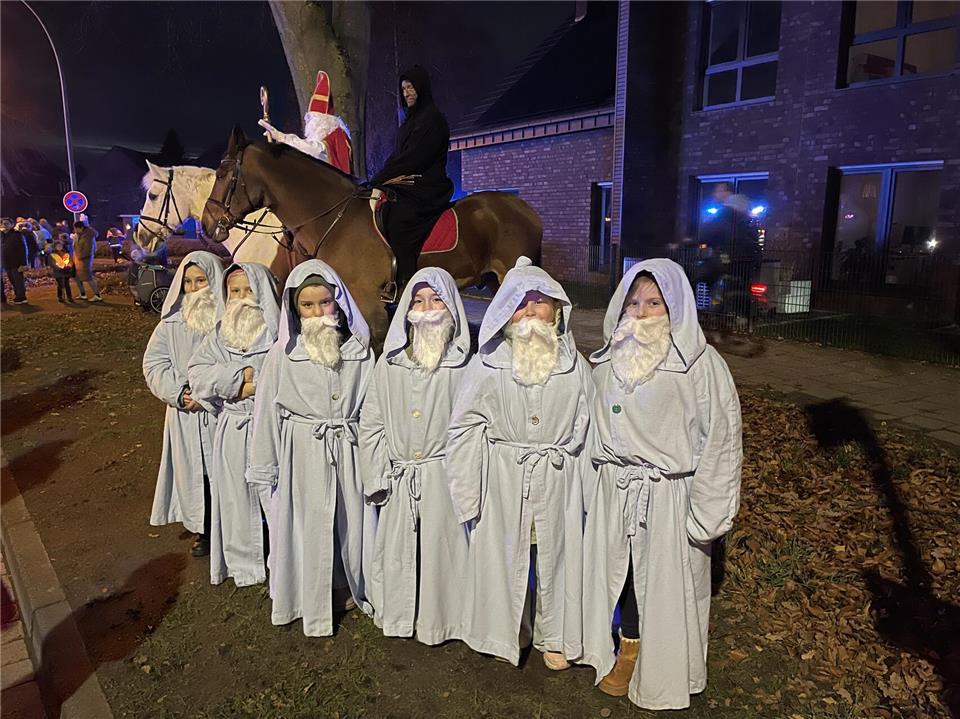 Am Donnerstag war der Nikolaus in Raesfeld unterwegs.