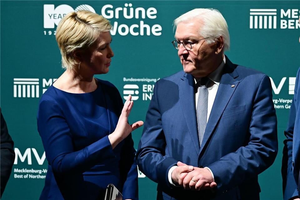 Am Donnerstagabend gab es in Berlin eine Feier zu 100 Jahren Grüne Woche. Mit dabei: Bundespräsident Frank-Walter Steinmeier.Sebastian Christoph Gollnow/dpa