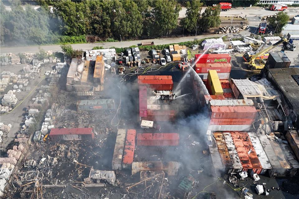 Am Donnerstagnachmittag konnte die Feuerwehr „Feuer aus“ melden. (Archivbild)Marcus Golejewski/dpa