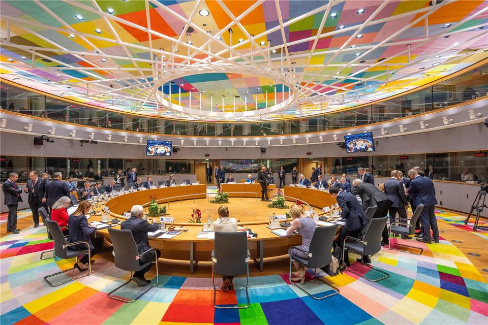 Am Ende steht ein Kompromiss: Bis tief in die Nacht wurde beim EU-Gipfel über die Finanzierung der Ukraine verhandelt.Michael Kappeler/dpa