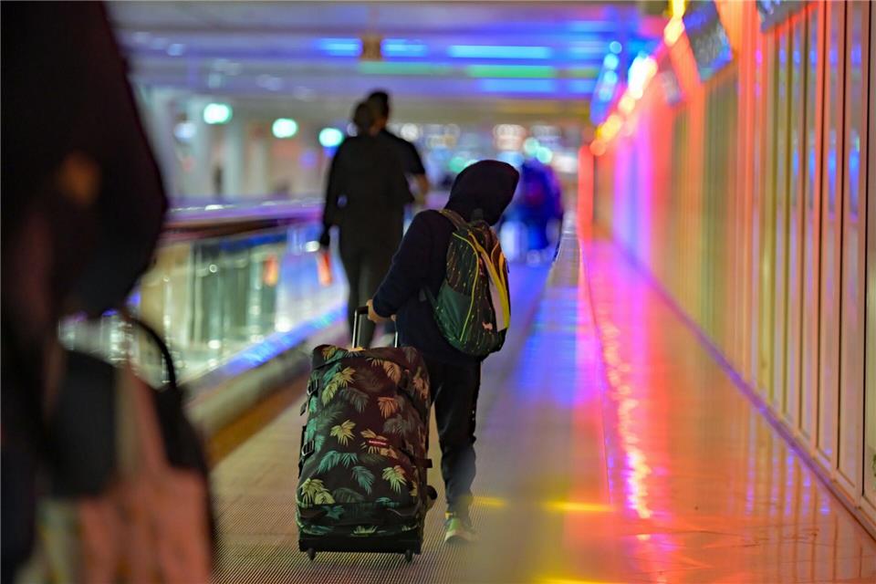 Am Flughafen München rechnen die Verantwortlichen gleich zum Start in die Ferien mit viel Betrieb.Malin Wunderlich/dpa