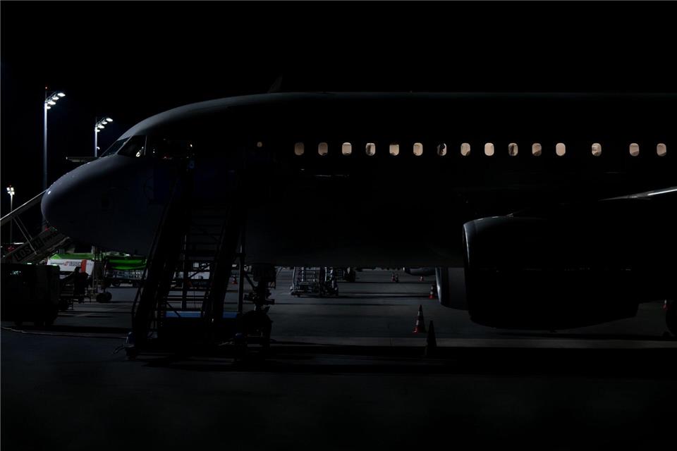 Am Freitag bleiben mehrere Maschinen der Lufthansa am Boden. (Symbolbild)Sven Hoppe/dpa