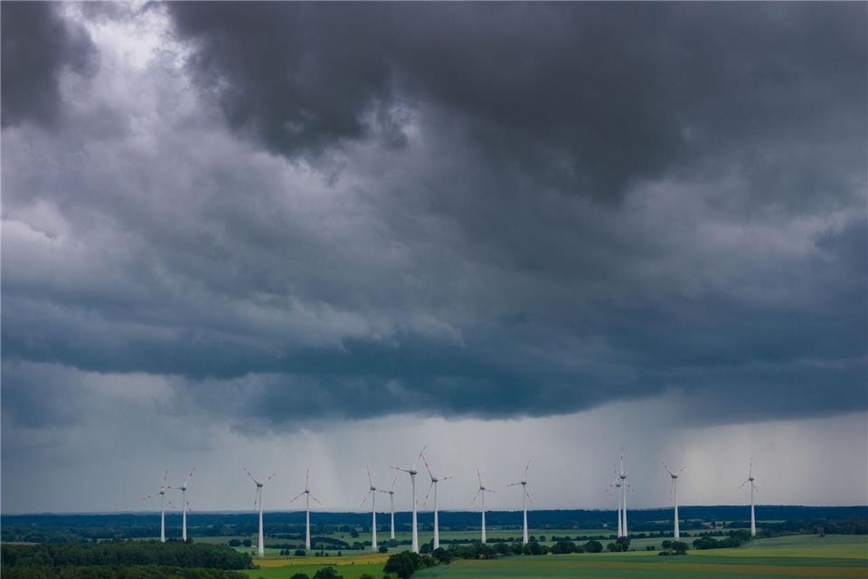 Am Freitag sind schwere Gewitter in MV möglich. (Archivbild)Jens Büttner/dpa