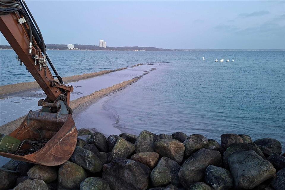 Am Freitagmorgen war der Wal nicht mehr zu sehen.Kai Moorschlatt/dpa