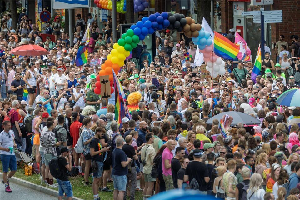 Am Hamburger Christopher Street Day nahmen am Samstag etwa 300.000 Menschen teil. (Archivbild)Markus Scholz/dpa