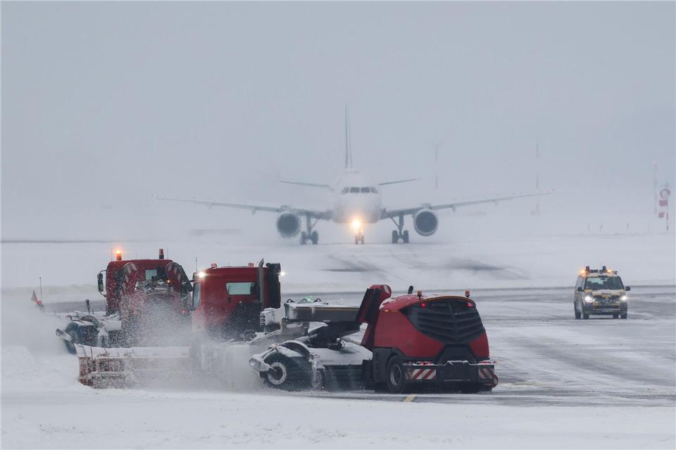 Am Hamburger Flughafen herrscht wieder Normalbetrieb. (Archivfoto)Christian Charisius/dpa