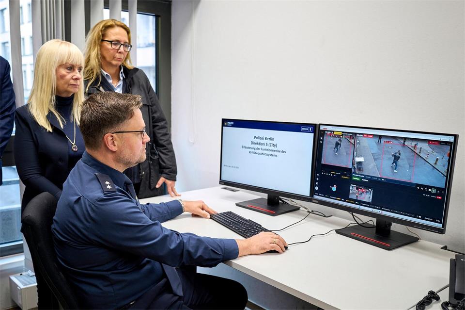 Am Kottbusser Tor kommt ab November KI-gestützte Videoüberwachungstechnik zum Einsatz.Michael Ukas/dpa