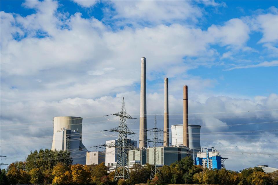 Am Kraftwerksstandort Staudinger will Uniper ein neues Gaskraftwerk bauen. (Archivbild)Andreas Arnold/dpa