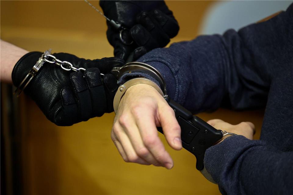 Am Landgericht Görlitz wurde ein Mann aus Weißwasser wegen Mordes verurteilt. (Symbolbild)Jan Woitas/dpa