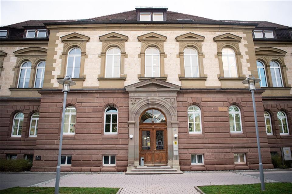 Am Landgericht stehen sieben Angeklagte wegen Menschenraubes vor Gericht. (Foto-Archiv) Tom Weller/dpa