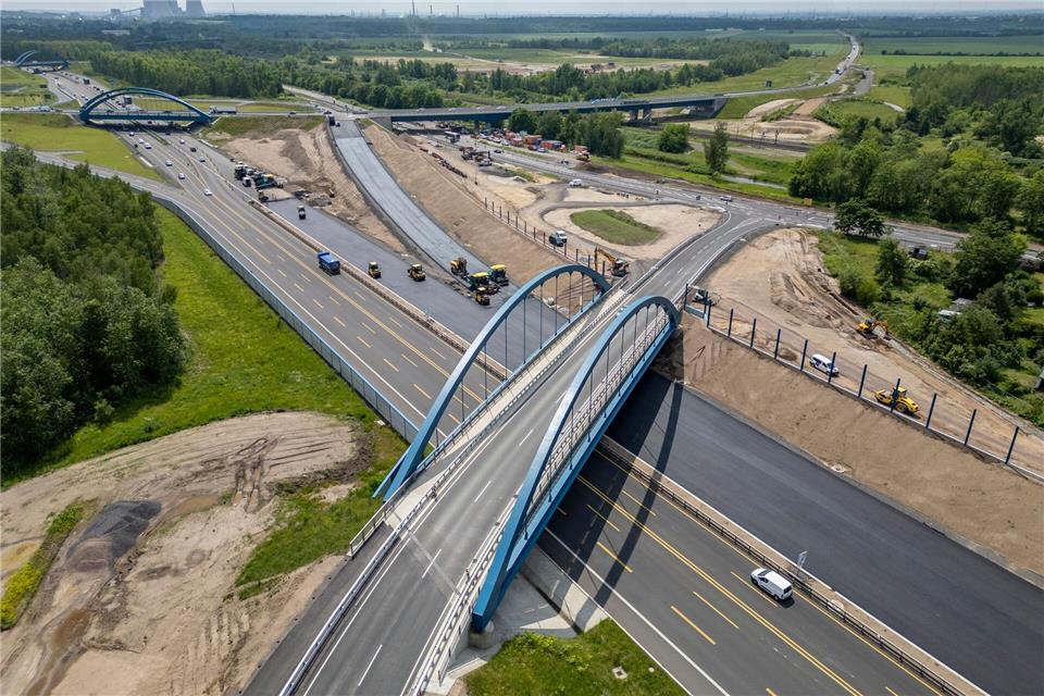 Am Lückenschluss der Autobahn 72 bei Leipzig wird seit Jahren gebaut.Jan Woitas/dpa