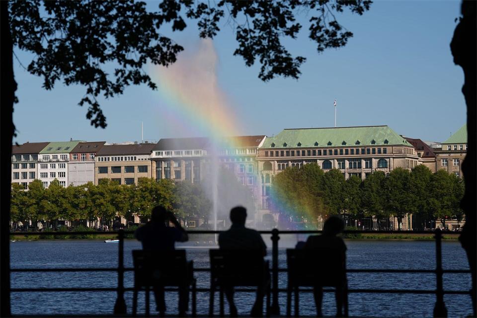 Am Mittwoch noch einmal einen der letzten Spätsommertage genießen. (Symbolbild)Marcus Brandt/dpa