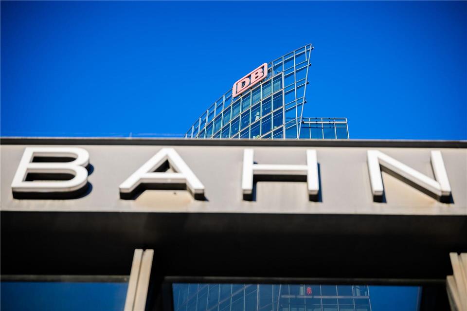 Am Mittwoch tagt der Aufsichtsrat der Deutschen Bahn zum letzten Mal in diesem Jahr. (Archivbild)Christoph Soeder/dpa