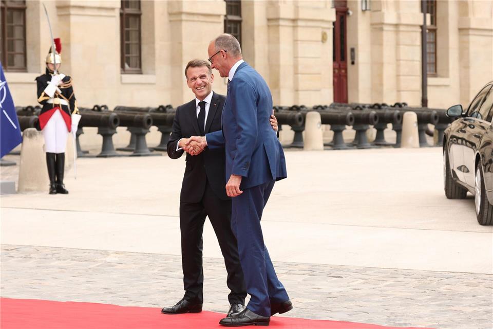Am Montag wurde Merz von Macron in Paris empfangen. (Archivbild)Teresa Suares/Pool EPA/AP/dpa