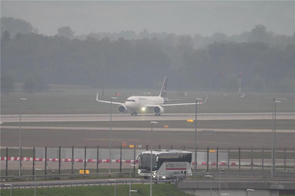 Am Morgen wurde der Flugbetrieb wieder aufgenommen.Enrique Kaczor/onw-images/dpa