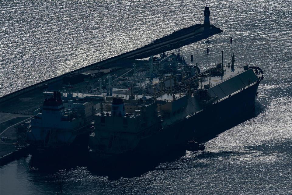 Am Rügener LNG-Terminal ist seit Beginn des Iran-Kriegs ein eigentlich gebuchter Anlauf eines Tankers ausgeblieben. (Archivbild)Stefan Sauer/dpa