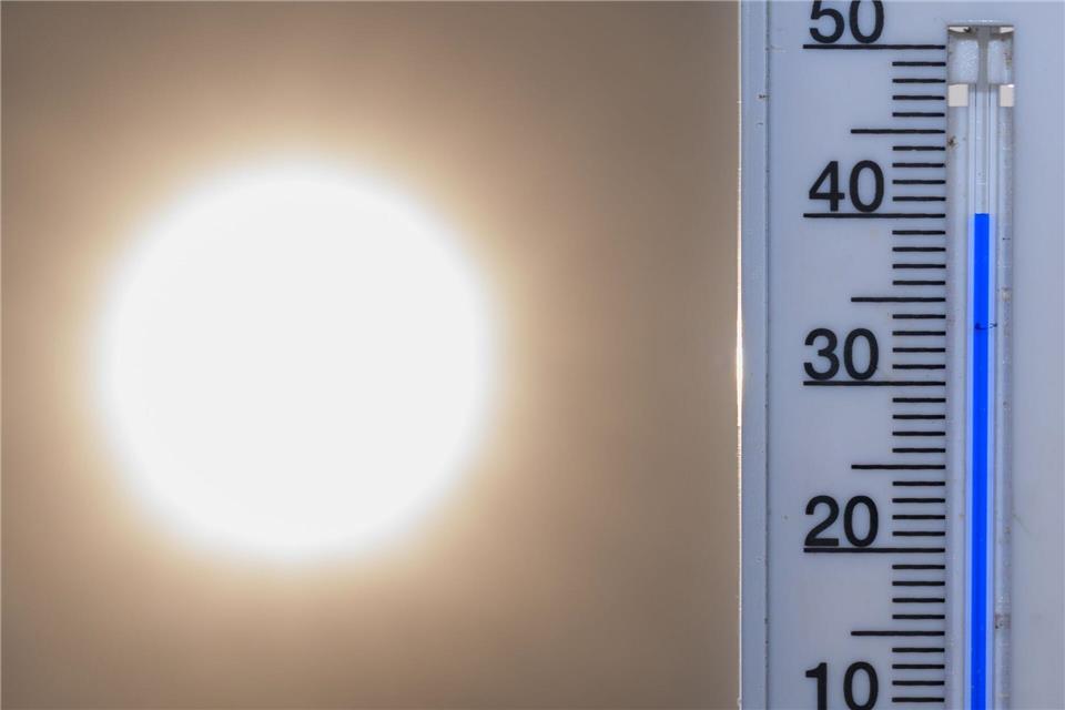 Am Samstag ging es in Coschen in der Gemeinde Neißemünd hoch auf 41,7 Grad. (Symbolbild)Patrick Pleul/dpa