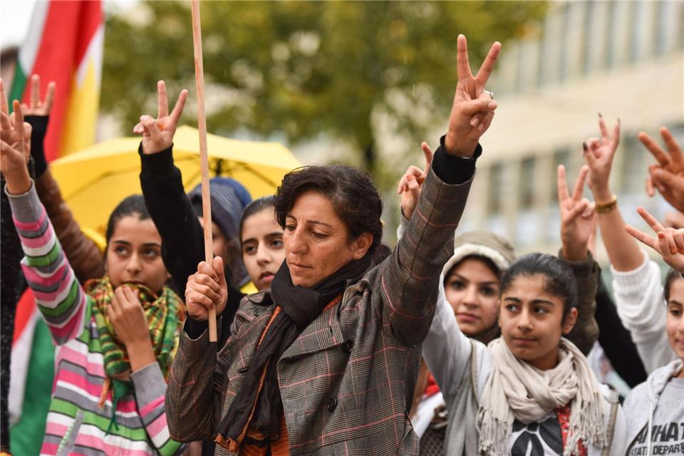 Am Samstag werden auch in Mannheim wieder Kurden auf die Straße gehen und gegen die Unterdrückung der kurdischen Bevölkerung in Syrien demonstrieren. (Archivbild)picture alliance / dpa