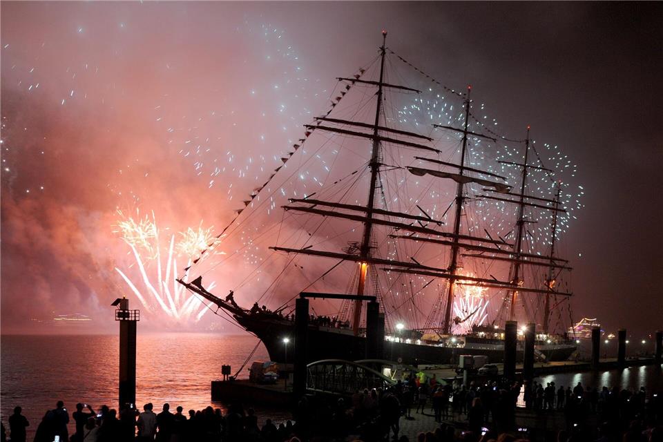 Am Samstagabend ist ein Feuerwerk über der Weser geplant. (Archivbild)picture alliance / dpa