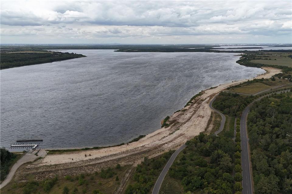 Am Seelhausener See könnten schon bald Touristen baden.Sebastian Willnow/dpa