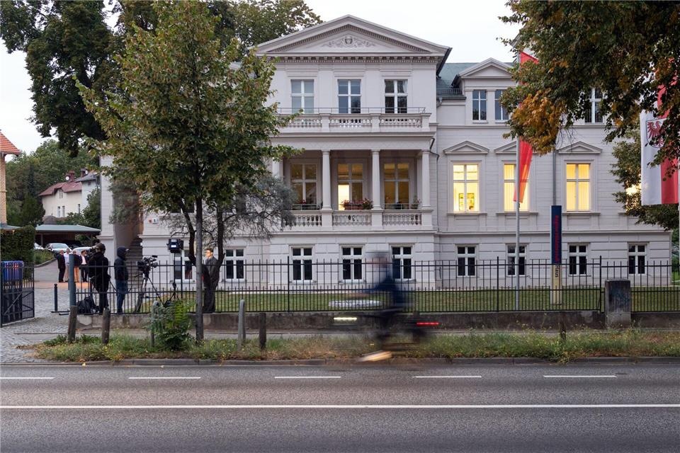 Am Sitz des SPD-Landesverbandes dürfte es nach dem Scheitern der Koalition mit dem BSW hoch hergehen: Wann nimmt die Partei Gespräche mit der CDU zur Bildung einer neuen Regierung auf? (Archivbild)Soeren Stache/dpa-Zentralbild/dpa