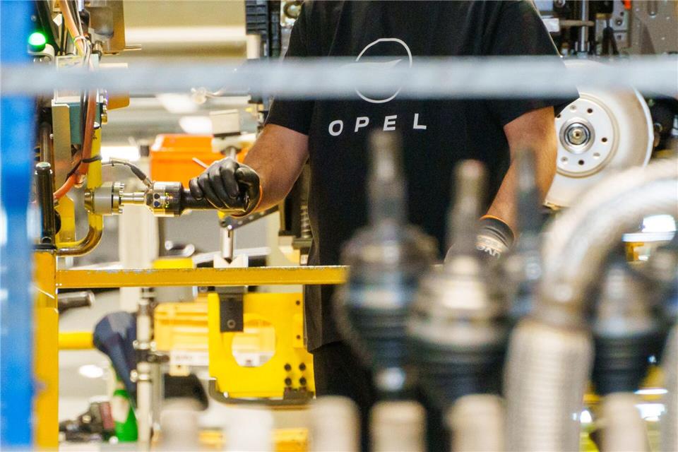 Am Stammsitz Rüsselsheim werden Opel-Autos montiert. (Archivbild)Andreas Arnold/dpa