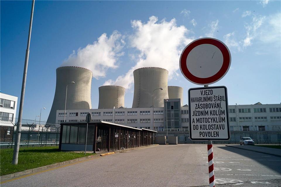 Am Standort des Atomkraftwerks Temelin soll künftig ein Mini-AKW getestet werden. (Archivbild)Michael Heitmann/dpa