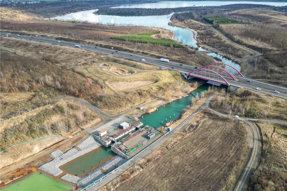 Am Störmthaler Kanal sind weitere Sicherungsmaßnahmen nötig. (Archivbild)Jan Woitas/dpa