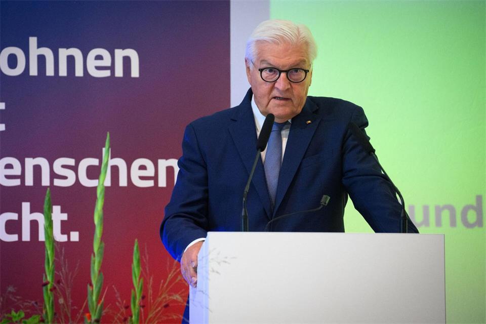 Am Tag der wohnungslosen Menschen hat Bundespräsident Frank-Walter Steinmeier in Berlin-Kreuzberg den in der Wohnungslosenhilfe engagierten Menschen gedankt. Bernd von Jutrczenka/dpa