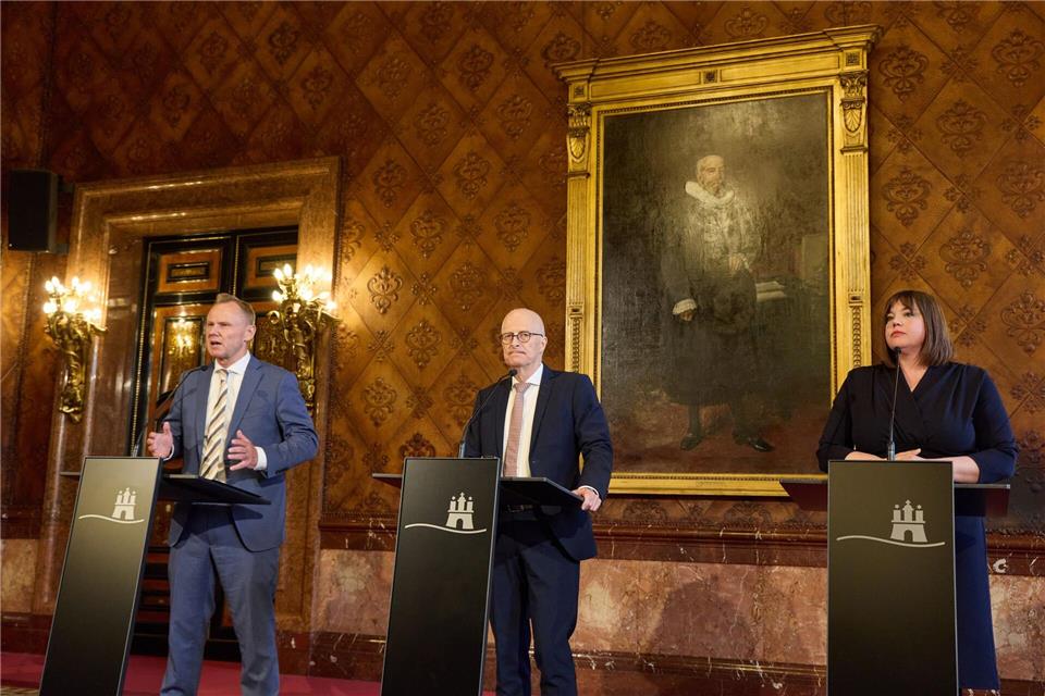 Am Tag nach dem gescheiteren Olympia-Referendum steht der Senat Rede und Antwort. Georg Wendt/dpa