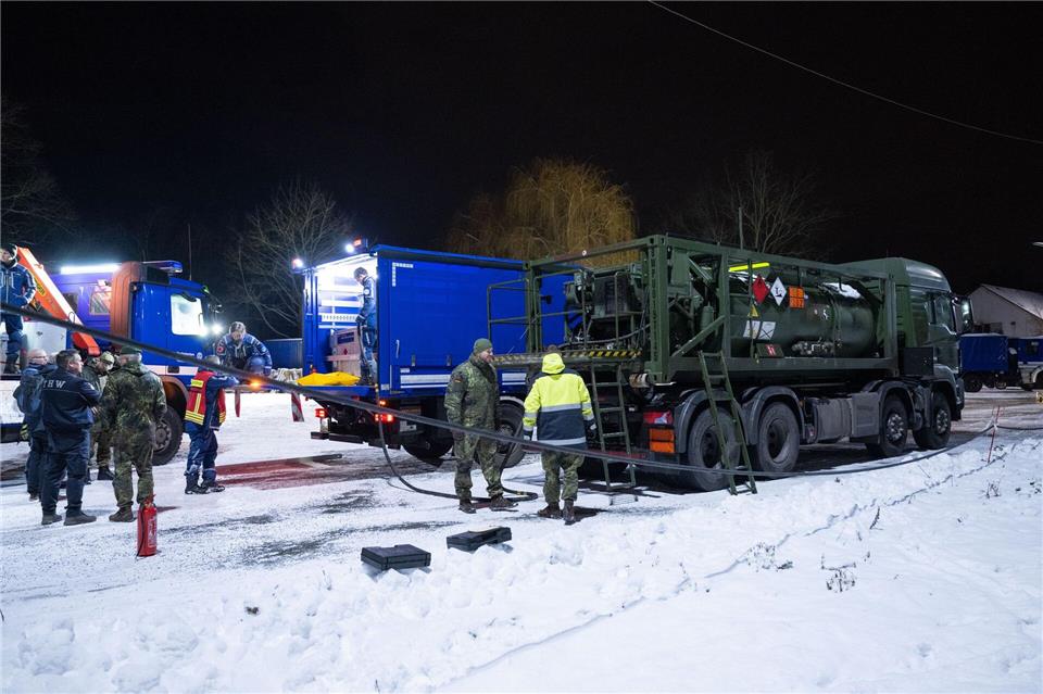 Am Tag vier des Blackouts im Südwesten von Berlin sind immer noch rund 25.500 Haushalte ohne Strom. Aus Sicht von Hamburgs Umweltsenatorin Katharina Fegebank (Grüne) ist die Hansestadt besser auf Anschläge auf die Energieinfrastruktur vorbereitet.Christophe Gateau/dpa