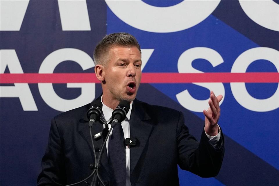 Am Tag vor der Parlamentswahl in Ungarn wähnt sich Oppositionschef Magyar bereits als Sieger. Darko Bandic/AP/dpa