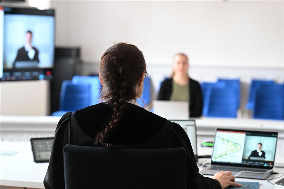 Am Verwaltungsgericht wird inzwischen vielfach digital verhandelt. (Symbolbild)Uli Deck/dpa