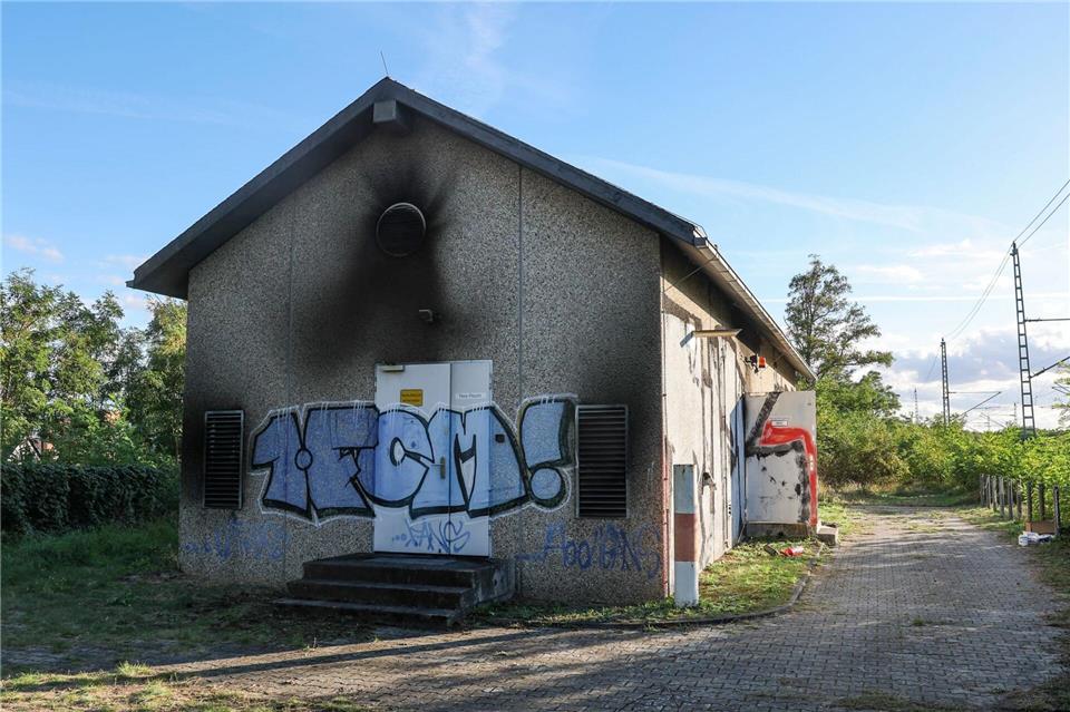 Am Vormittag brach im Stellwerk Gerwisch ein Brand aus.Jan Woitas/dpa