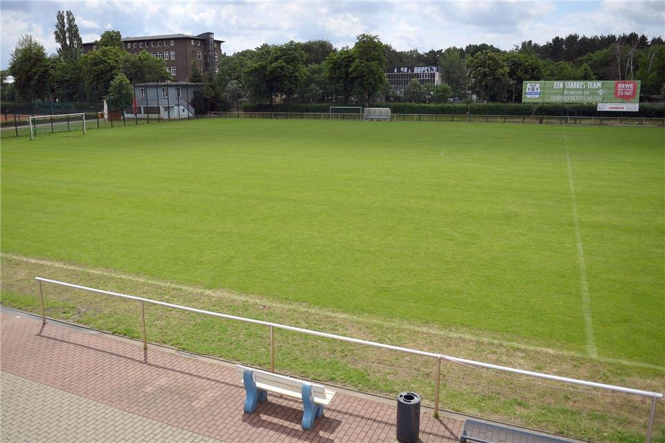 Am Wochenende bleibt es auf den meisten Fußballplätzen in Berlin ruhig. (Archivbild)Britta Pedersen/dpa