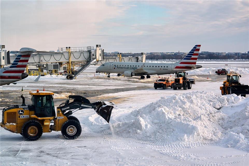 Am Wochenende waren Tausende Flüge ausgefallen.Julia Nikhinson/AP/dpa