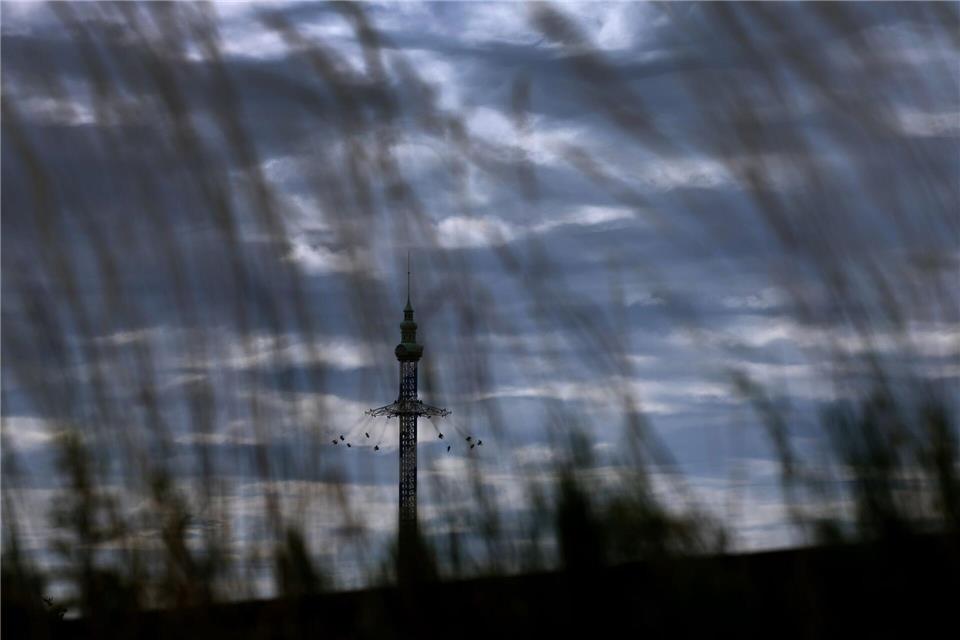 Am Wochenende wird es in Bayern gewittrig und vergleichsweise kühl. (Archivbild) Karl-Josef Hildenbrand/dpa
