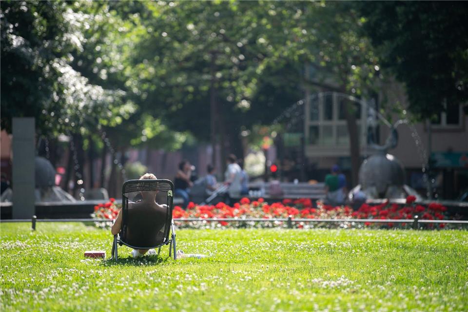 Am Wochenende wird es sommerlich mit ganz viel Sonnenschein. (Symbolbild) Sebastian Gollnow/dpa