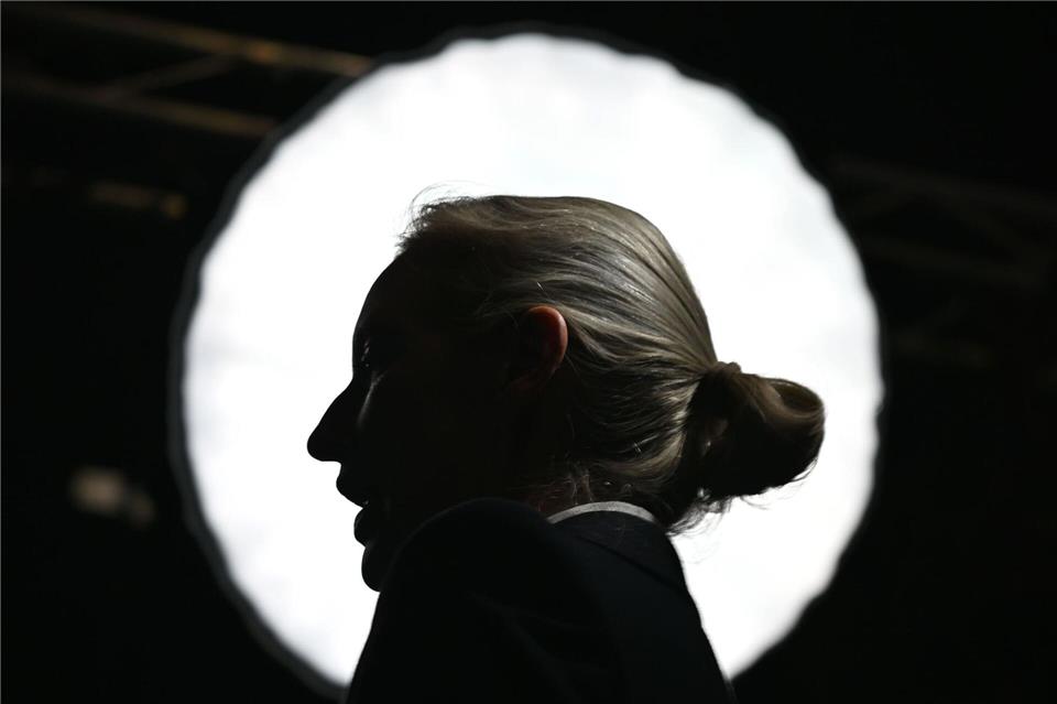 Am ersten Tag des zweitägigen Parteitages der AfD in Erfurt, wurden Alice Weidel und Tino Chrupalla als Co-Vorsitzende wiedergewählt.Katharina Kausche/dpa